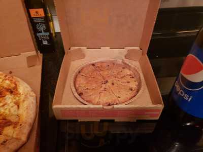 Fox's Pizza Den Of Richmond