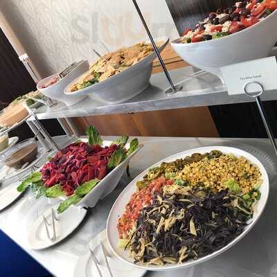 Beacon Bar And Grill