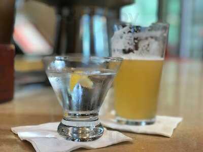 Beacon Bar And Grill