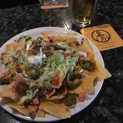 Louie's Pub And Grill