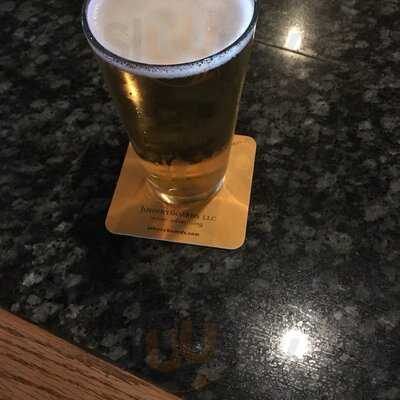 Louie's Pub And Grill