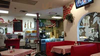 Minnelli's Pizza