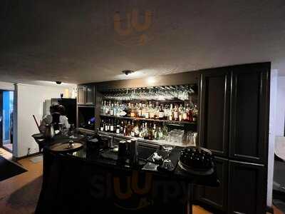 La Rendezvous Bistro