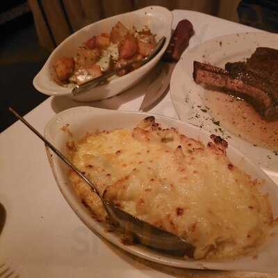 Hal's "the Steakhouse"