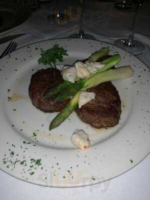 Hal's "the Steakhouse"