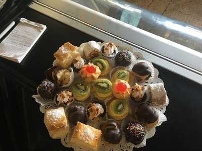 Los Gauchitos Restaurant And Bakery