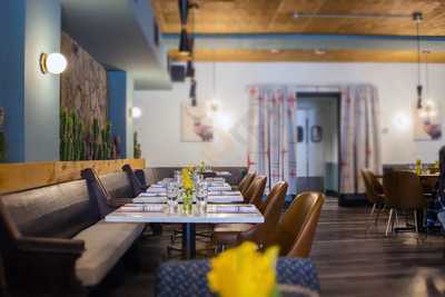 Lone Star Steakhouse & Saloon