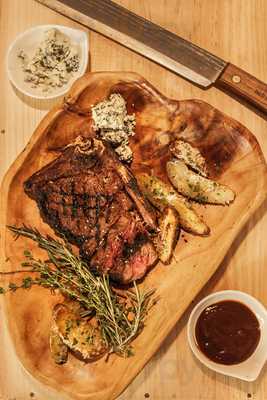 Lone Star Steakhouse & Saloon