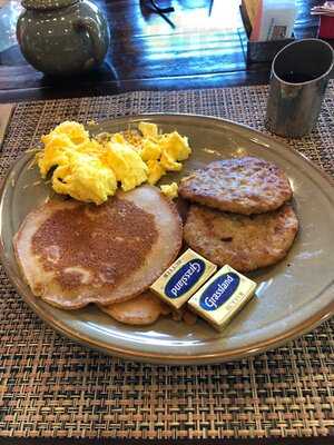 Wallace's Whiskey Room & Kitchen