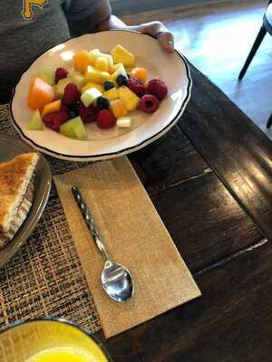 Wallace's Whiskey Room & Kitchen