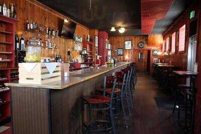 Shakers Fine Spirits & Wine Lounge