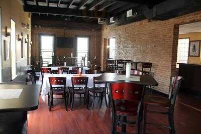 Shakers Fine Spirits & Wine Lounge