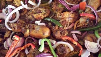 Calientito Deli, Restaurant & Lounge