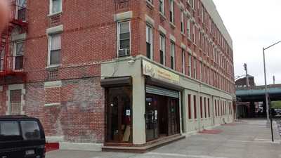 Calientito Deli, Restaurant & Lounge