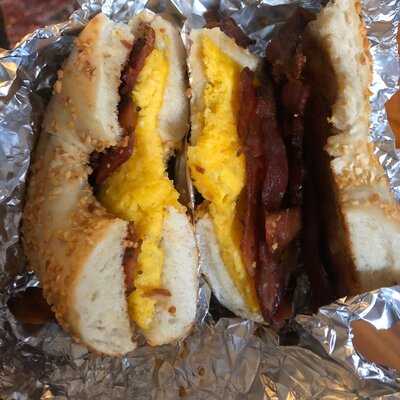 Moe's Broadway Bagel