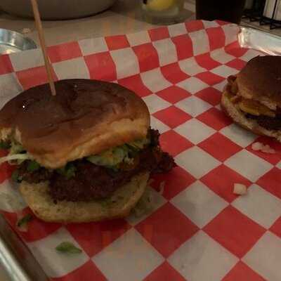 Three B's Burger & Wine Bar