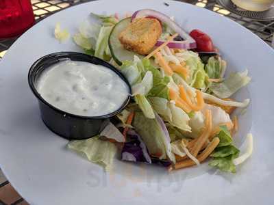 Snows Lakeside Tavern