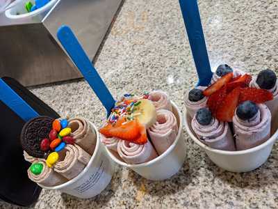 7 Degrees Ice Cream Rolls & Boba Tea