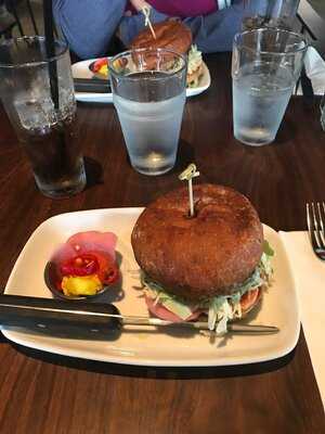 Heyday Bar & Restaurant