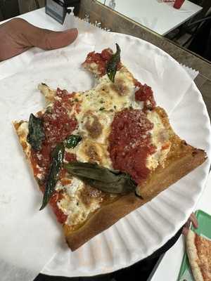 Mark's Red Hook Pizza