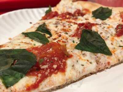 Famous Amadeus Pizza