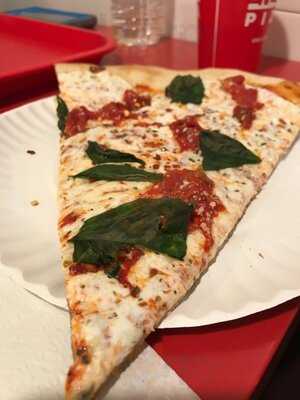 Famous Amadeus Pizza