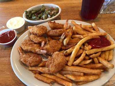 Crusoe's Restaurant & Croc's Sports Bar