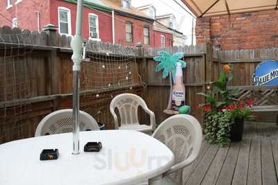 Blue Moon On Buthler St