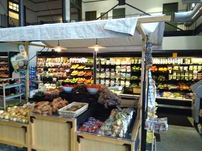 Dryades Public Market Cafe