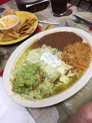 Bee's Mexican Restaurant & Bakery