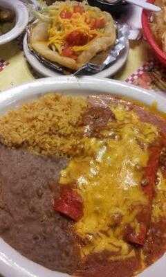 Bee's Mexican Restaurant & Bakery