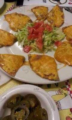 Bee's Mexican Restaurant & Bakery