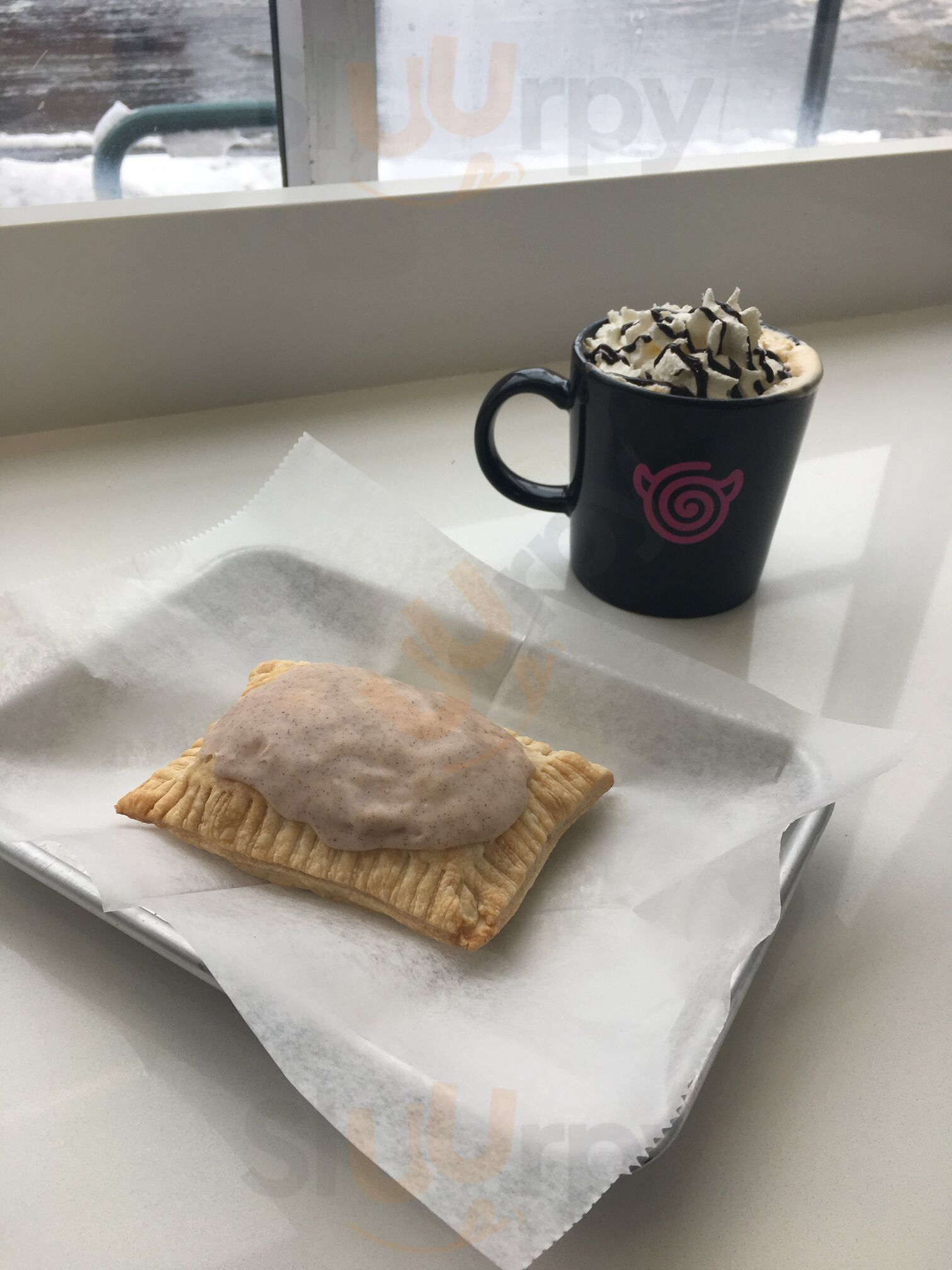 Roll Ice Cream & Coffee