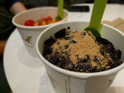 Yogurtland