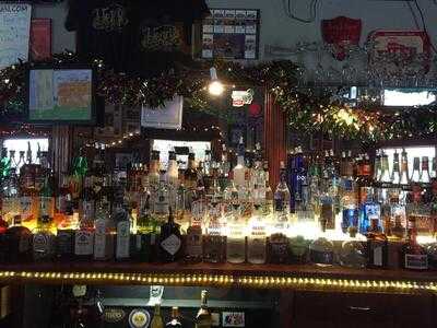 Henry's Uptown Bar