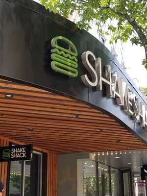 Shake Shack Easton Town Center