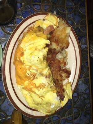 Moulin Rouge Restaurant