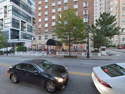 683 Midtown Bar And Bistro