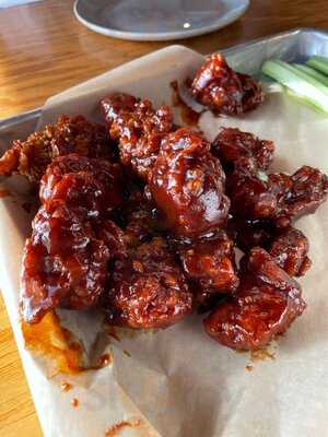 Twin Peaks Restaurants