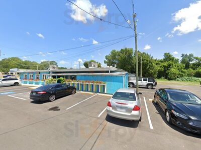 P J's Sports Bar & Grill