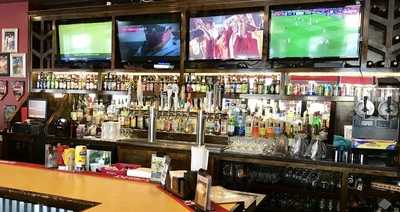 Lucky's Burgers & Brew Emory Village