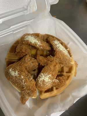 Eddy's Chicken And Waffles