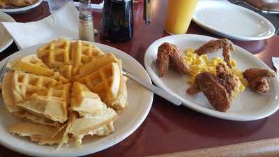 Eddy's Chicken And Waffles