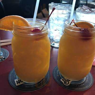 Lefty's On Greenwood