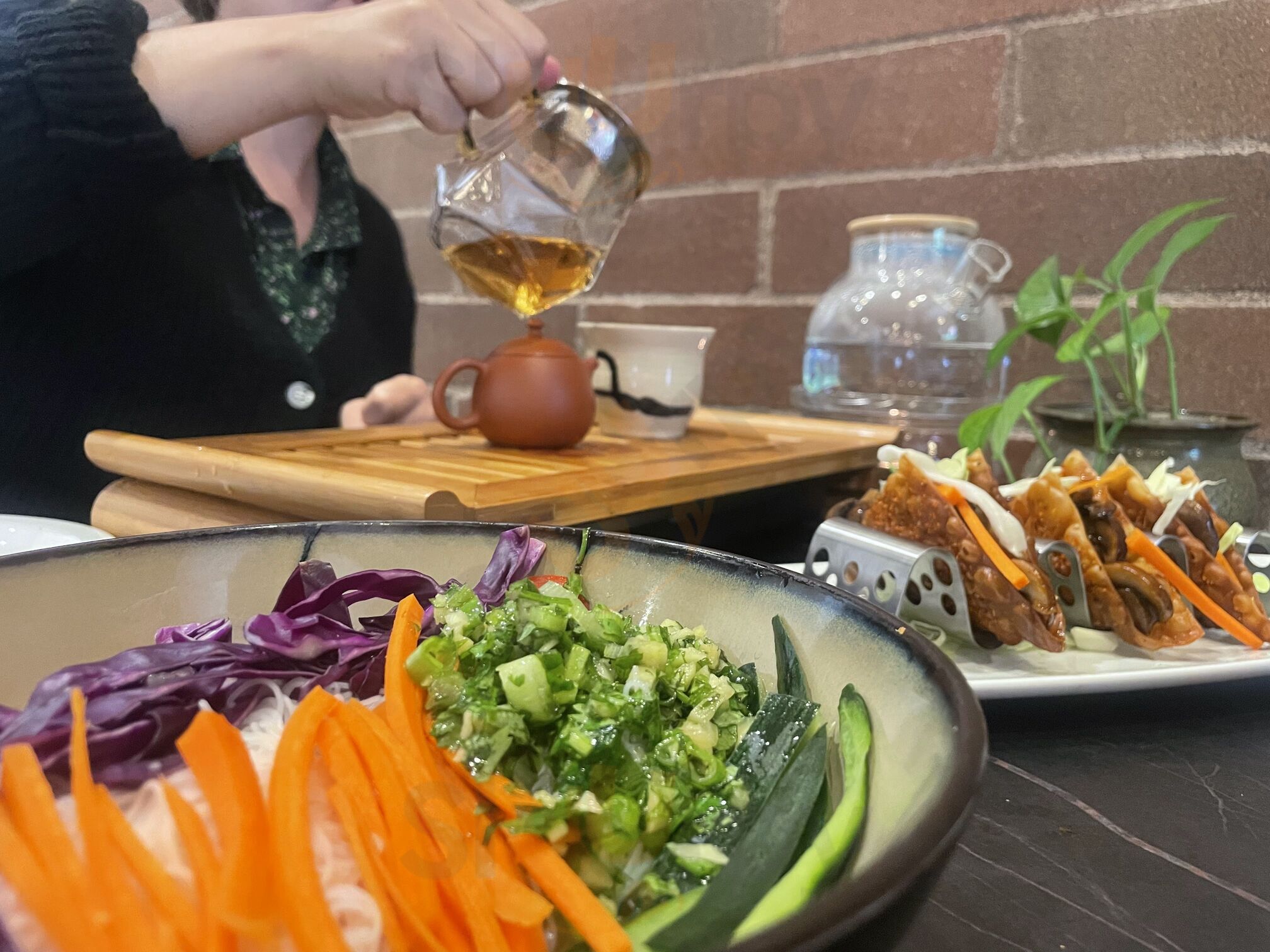 Red Robe Teahouse And Cafe