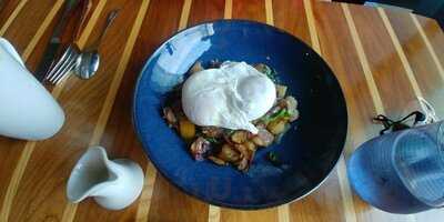 Vistal Bar + Restaurant