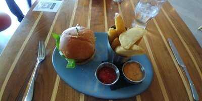 Vistal Bar + Restaurant