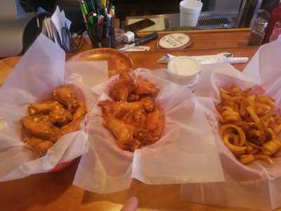 Mc Divot's Wings & Raw Bar