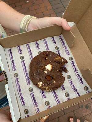 Insomnia Cookies