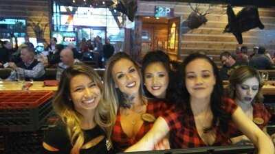 Twin Peaks Restaurants